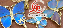 ��H�[AramaRoots(�A���}���[�c)�|���s�E��R��̃V���o�[�A�N�Z�T���[��ƁE�����S�p���񂪎肪����u�����h�B��̍��񂾃M�~�b�N��g�ݍ��񂾃A�N�Z�T���[�⋞�s�̘a���𐶂������A�N�Z�T���[��W�J